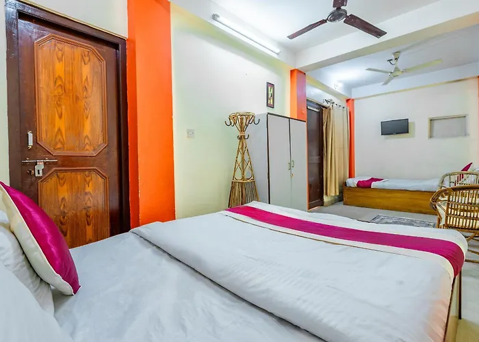 Oyo 827 Taj And Restaurant Hotel 3*