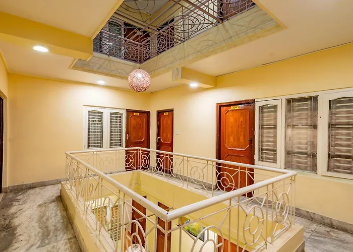 Oyo 827 Taj And Restaurant Hotel